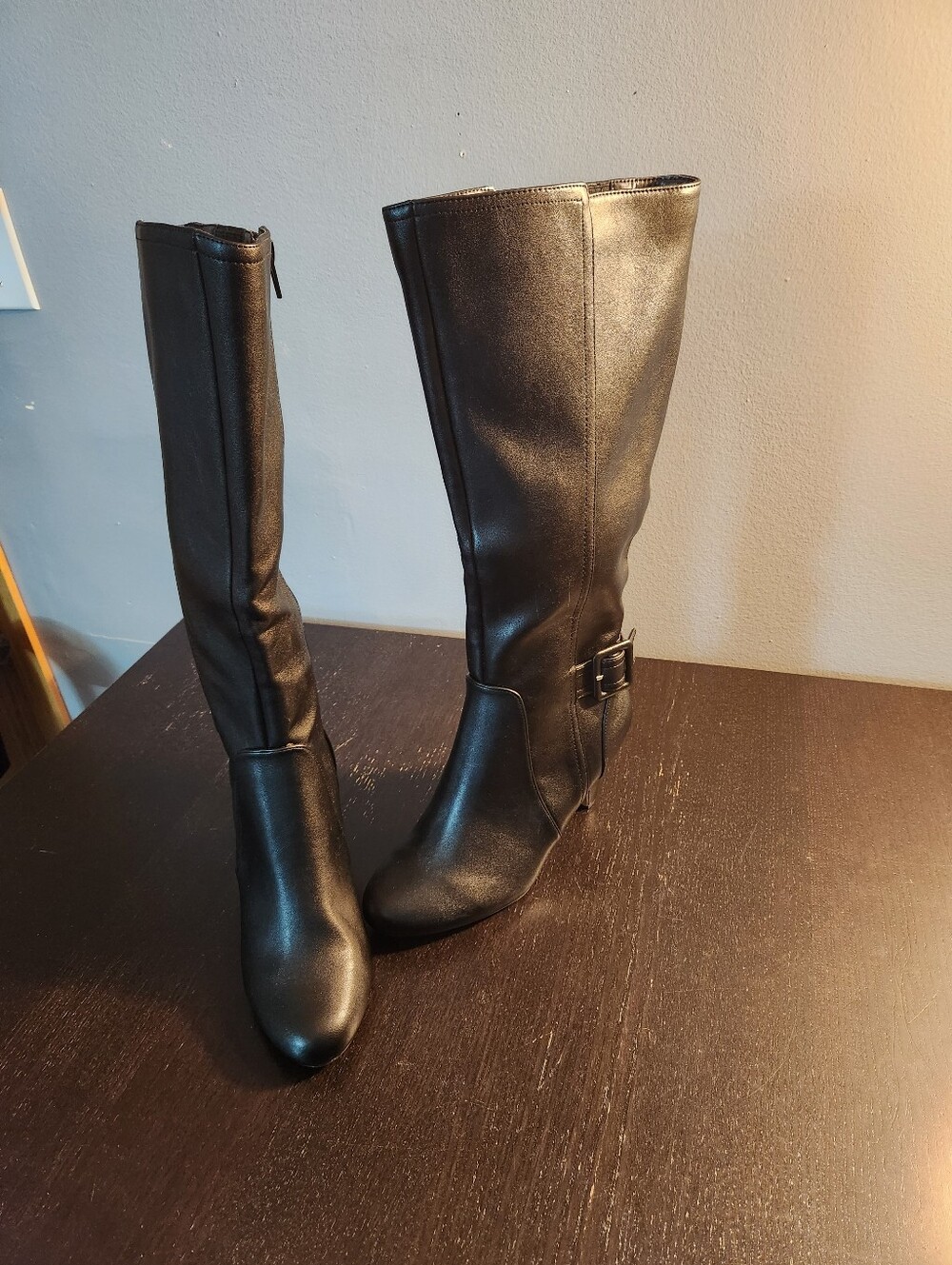 Bella Vita Classic Black Knee-High Women's Boots with Buckle Detail. Brand New